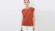 Gardırobun Kurtarıcıları: Tişört, Pantolon ve Tulumla Gününü Kolaylaştır