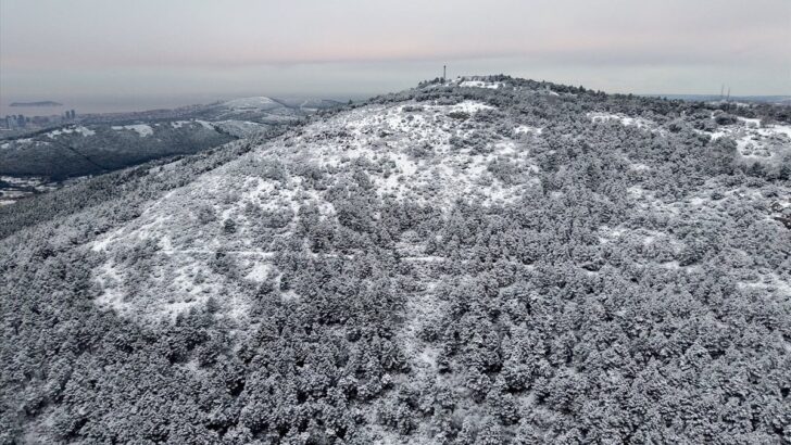 Aydos Ormanı beyaza büründü: Kar manzarası havadan görüntülendi