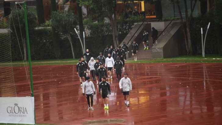 Beşiktaş, yoğun yağış ve rüzgar altında hazırlıklarını sürdürdü