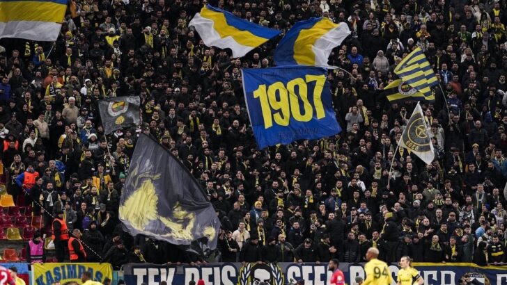 Fenerbahçe’yi taraftarları yalnız bırakmadı