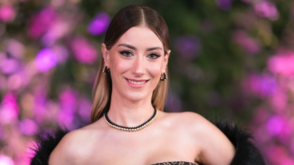Hazal Kaya’dan Tarkan paylaşımı: İyi ki tanışmadım