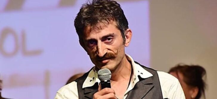 İcralık olmuştu! Oyuncu Metin Keçeci galada görüntülendi