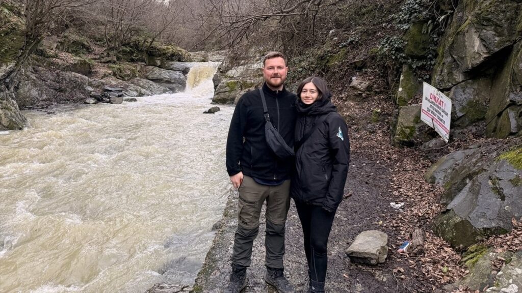 İngiltere’den Vietnam’a uzanan yürüyüşte Samsun’a ulaştılar