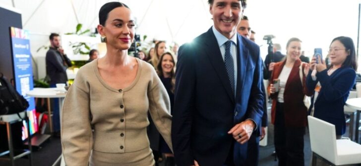 Katy Perry ile Justin Trudeau, Davos’ta el ele