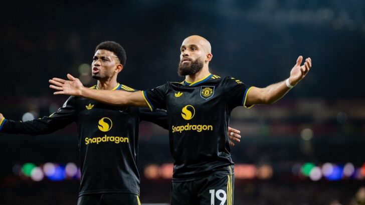 Manchester United, Arsenal’i devirdi