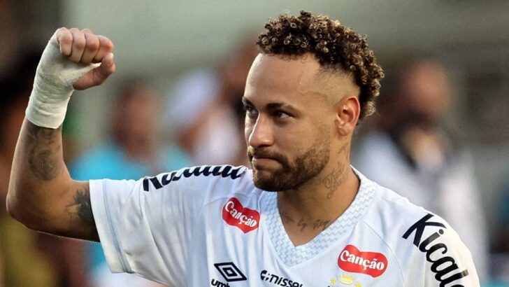 Neymar, Santos ile sözleşmesini uzattı