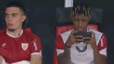 Nico Williams, takımı hezimeti yaşarken telefondan oyun oynadı