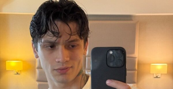 Rapçi Çakal’ın konser görüntüsü olay oldu! Hayranını kulise çağırdı