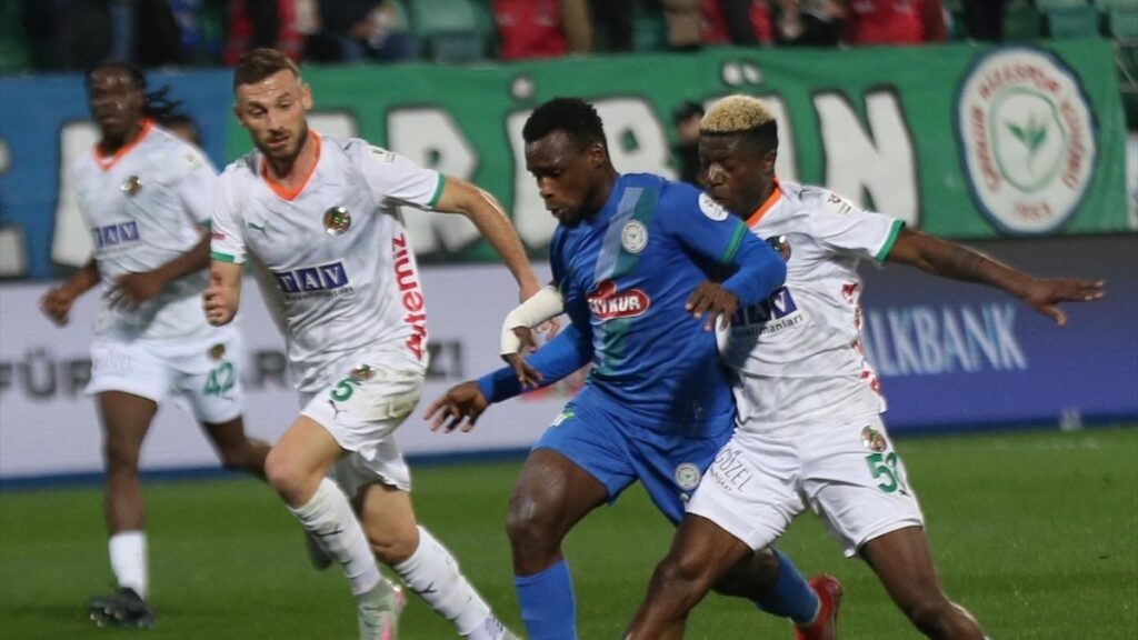 Rizespor ile Alanyaspor yenişemedi