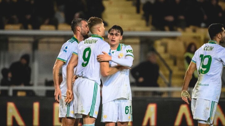 Roma, Lecce’yi iki golle geçti