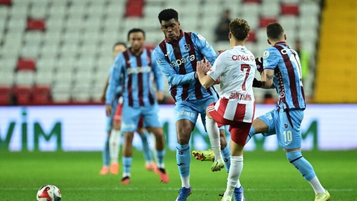 Trabzonspor, Antalyaspor karşısında 2 puan bıraktı