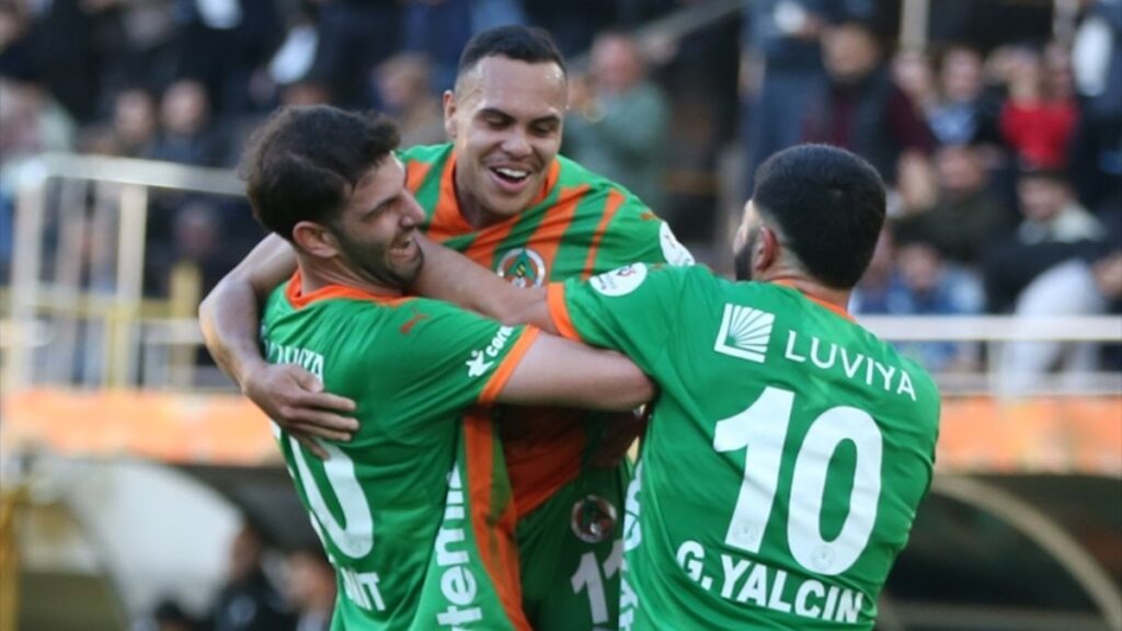 Alanyaspor, Konyaspor’u iki golle yendi