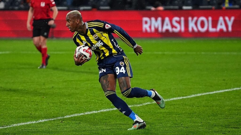 Anderson Talisca, gollerine kupada da devam etti
