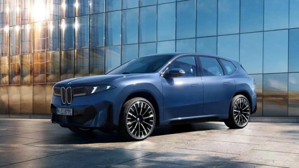 BMW iX3 50 xDrive, Türkiye’de ön siparişe açıldı: İşte fiyatı