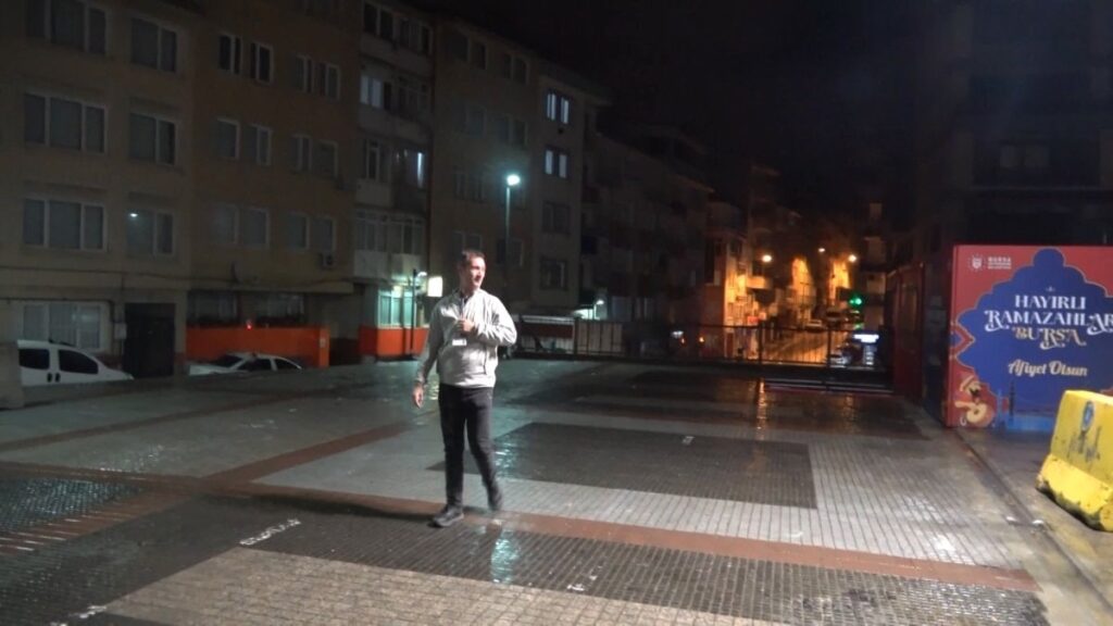 Bursa’da 70 yıllık sahur geleneği: Davul yerine ‘Pilava, pilava’