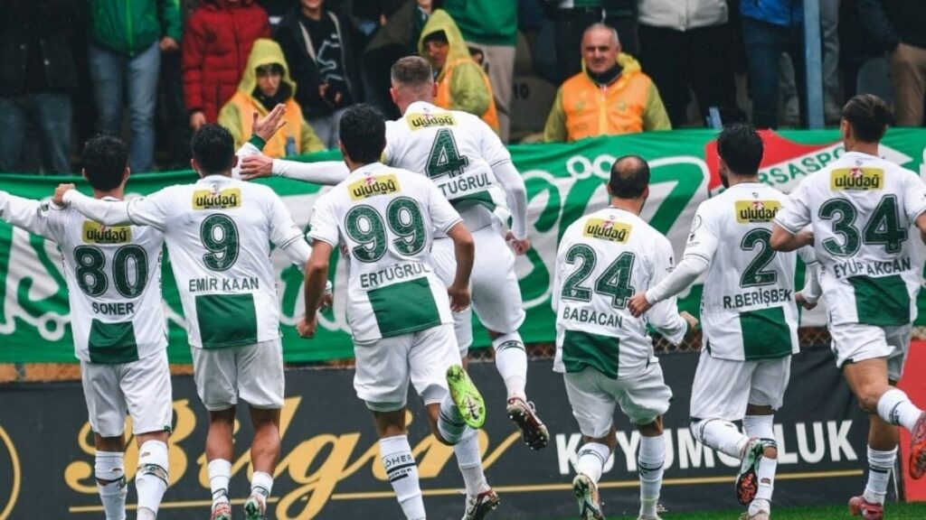 Bursaspor, 2. Lig’de yeniden zirveye çıktı