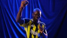Fenerbahçe, N’Golo Kante için imza töreni düzenledi