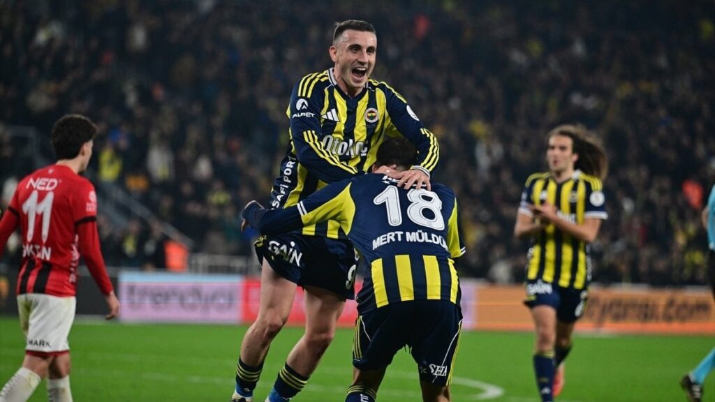 Fenerbahçe’nin namağlup ünvanı 21. haftada da devam etti