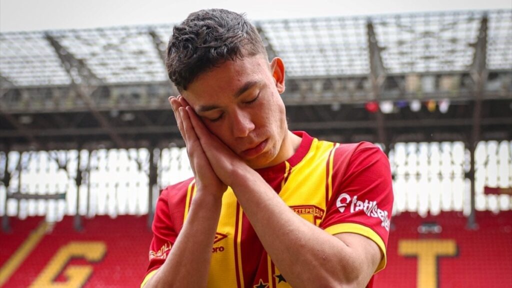 Filip Krastev, Göztepe’nin ilk Bulgar futbolcusu oldu