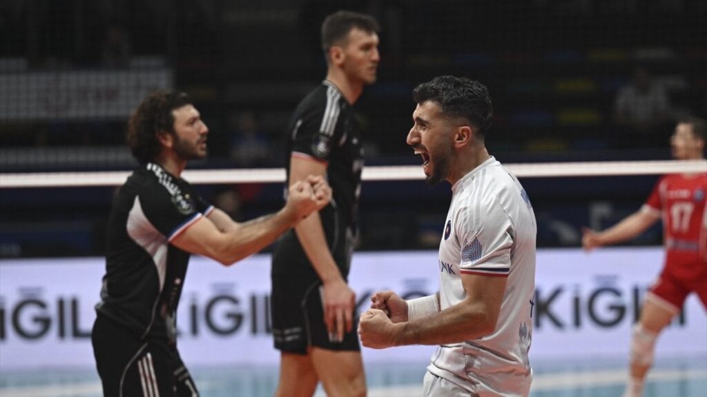 Halkbank, İstanbul Büyükşehir Belediyespor’a set vermedi