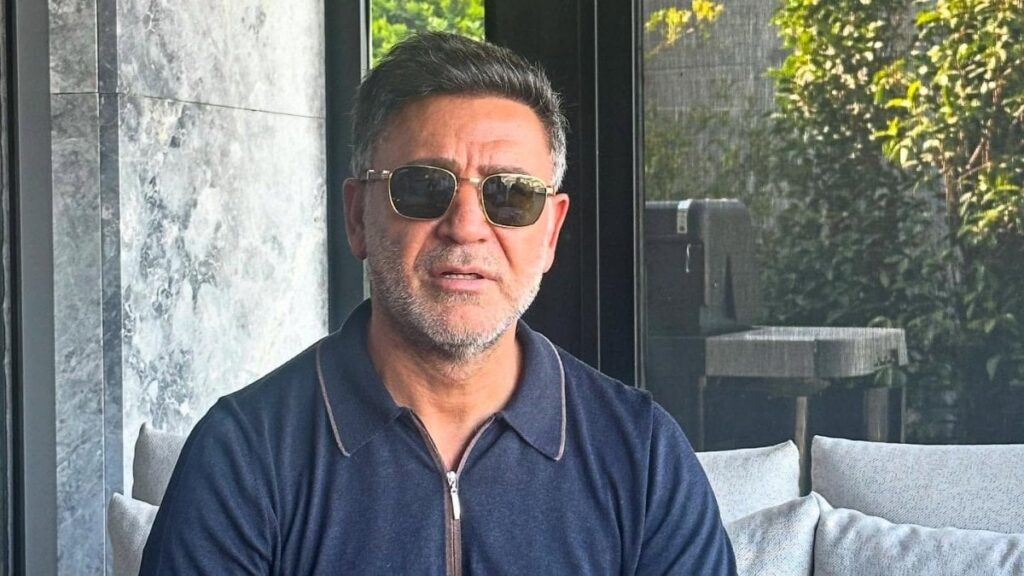 İzzet Yıldızhan’dan romantik hareket! Eşine doğum günü sürprizi yaptı