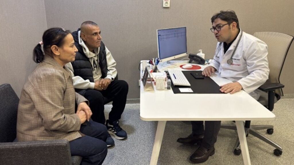 Manisa’da fedakâr abla, 2 ayda 16 kilo verdi, kardeşine ‘ciğer’ oldu