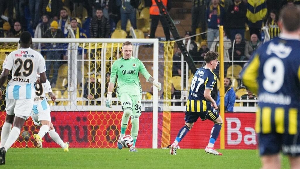 Mert Günok, 3905 gün sonra Kadıköy’de kaleyi korudu!