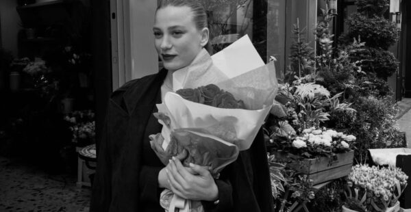 Serenay Sarıkaya’dan yeni kareler geldi