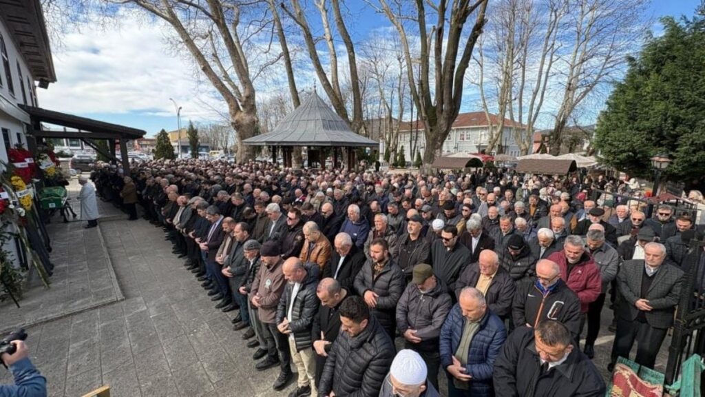 Tayfur Havutçu’nun vefat eden babası toprağa verildi