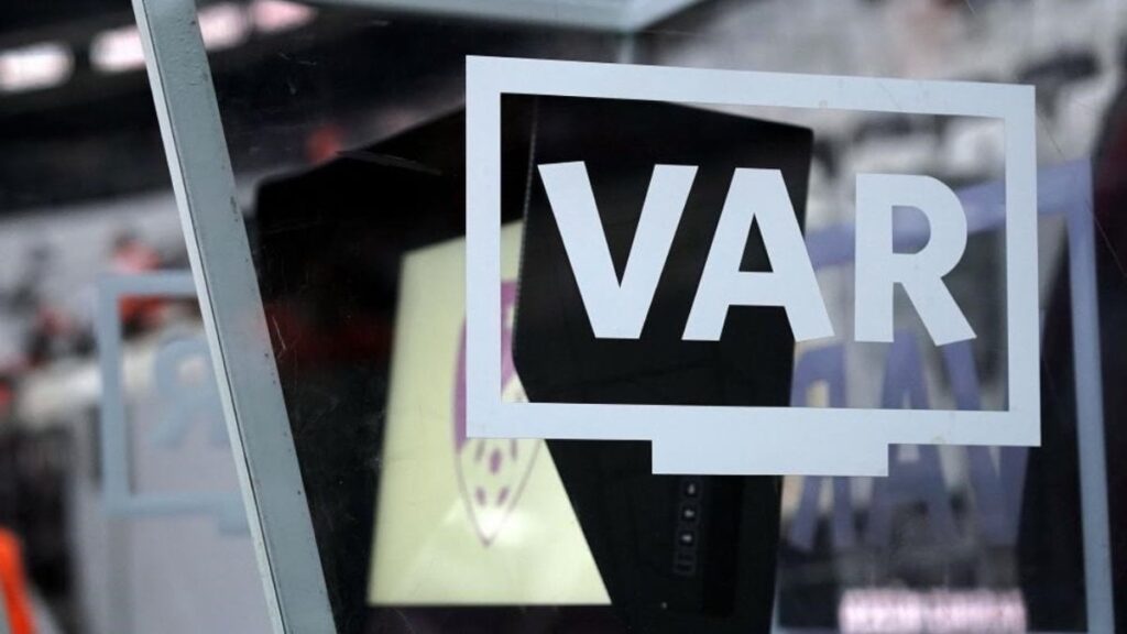 Trabzonspor – Fenerbahçe maçının VAR’ı Ömer Faruk Turtay oldu